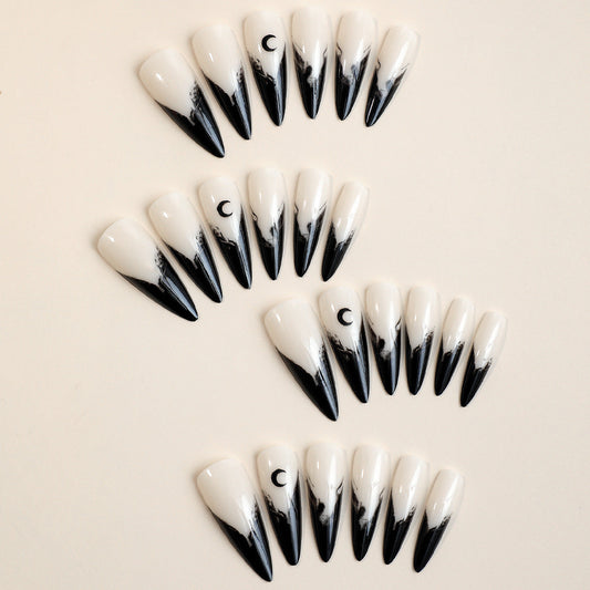 Spooky Ghost Design Fake Nails with Stickers